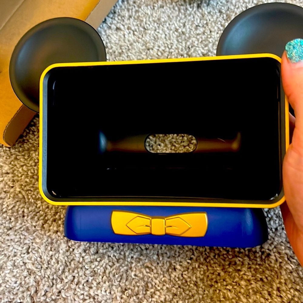 Amazon echo show 5 Walt Disney World 50th anniversary Mickey Mouse stand.